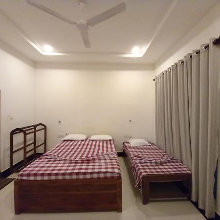 Hotel Krish Kalkudah  Esterno foto