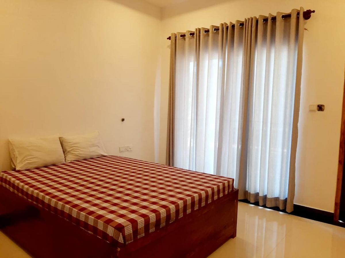 Hotel Krish Kalkudah  Esterno foto