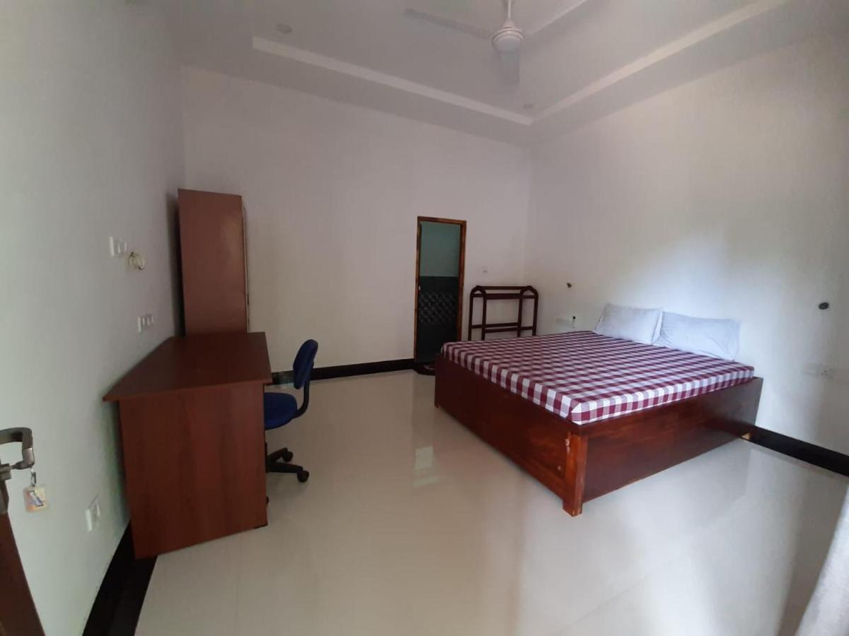 Hotel Krish Kalkudah  Esterno foto