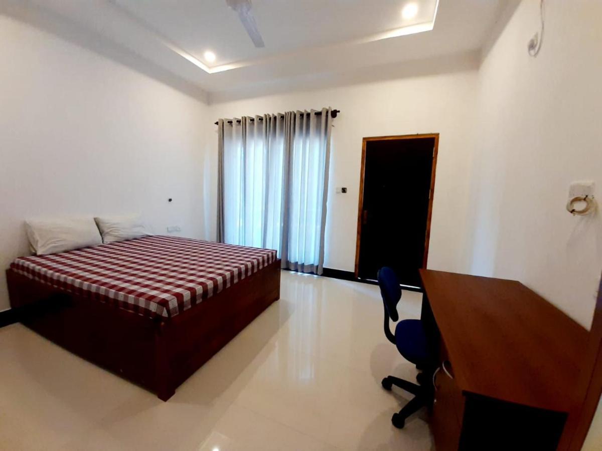 Hotel Krish Kalkudah  Esterno foto