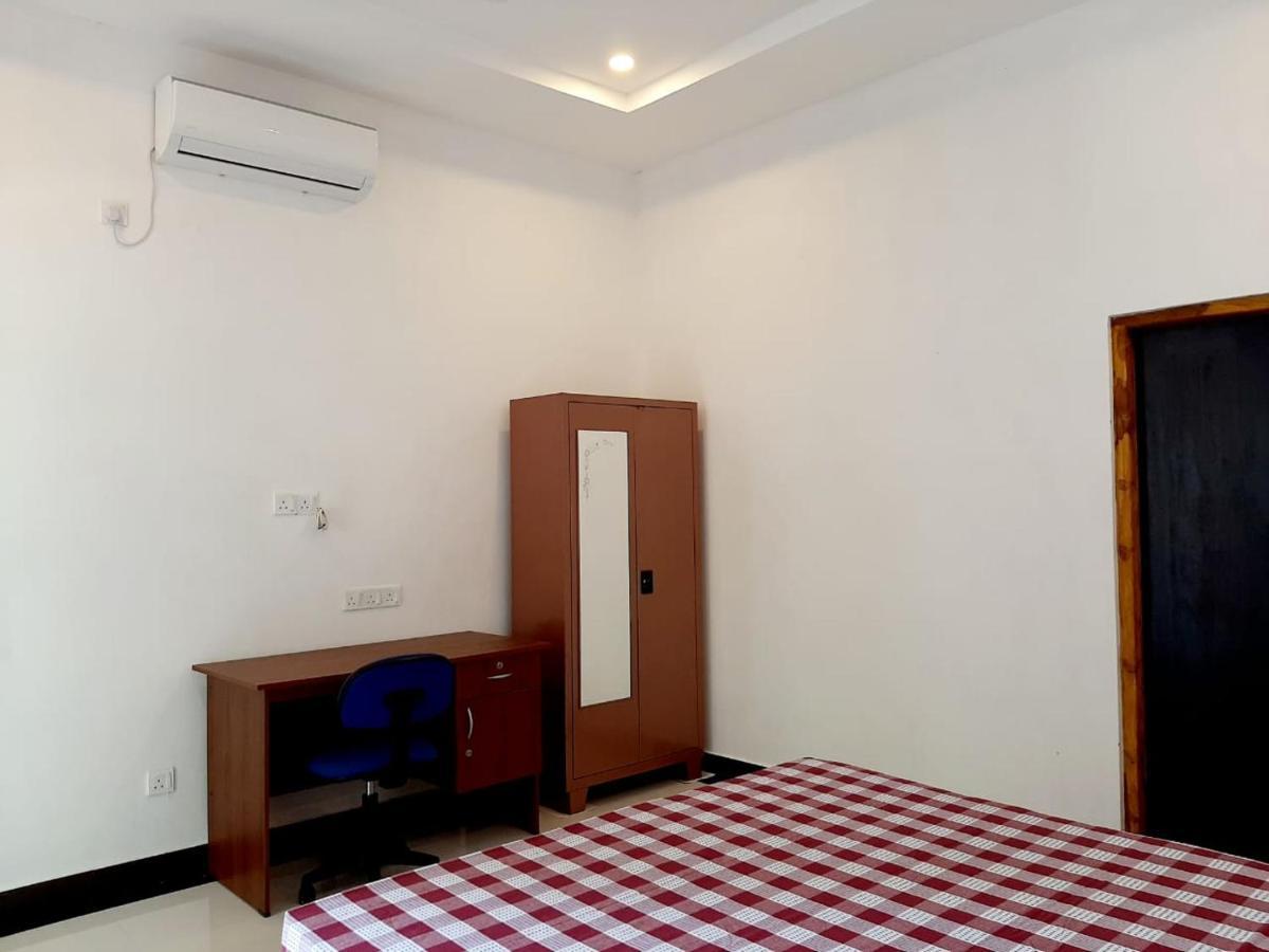 Hotel Krish Kalkudah  Esterno foto
