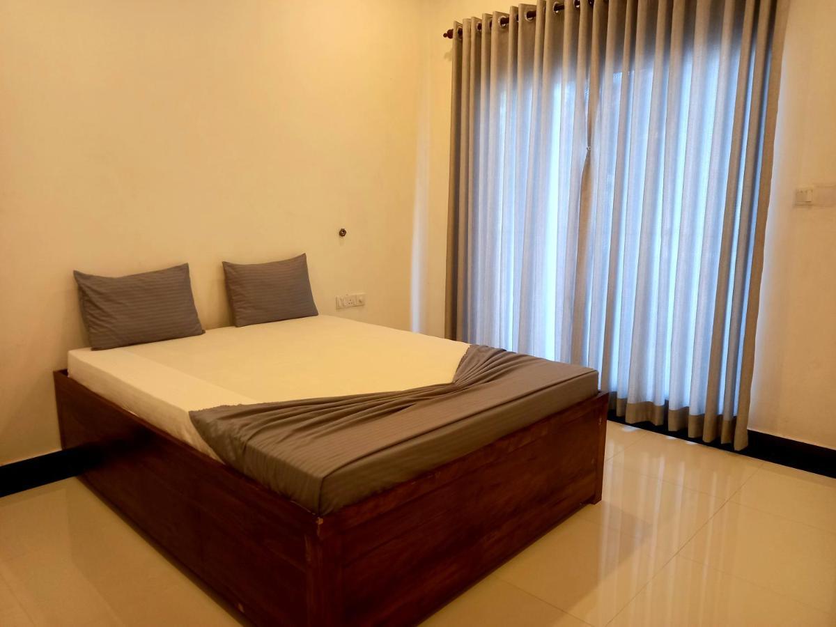 Hotel Krish Kalkudah  Esterno foto
