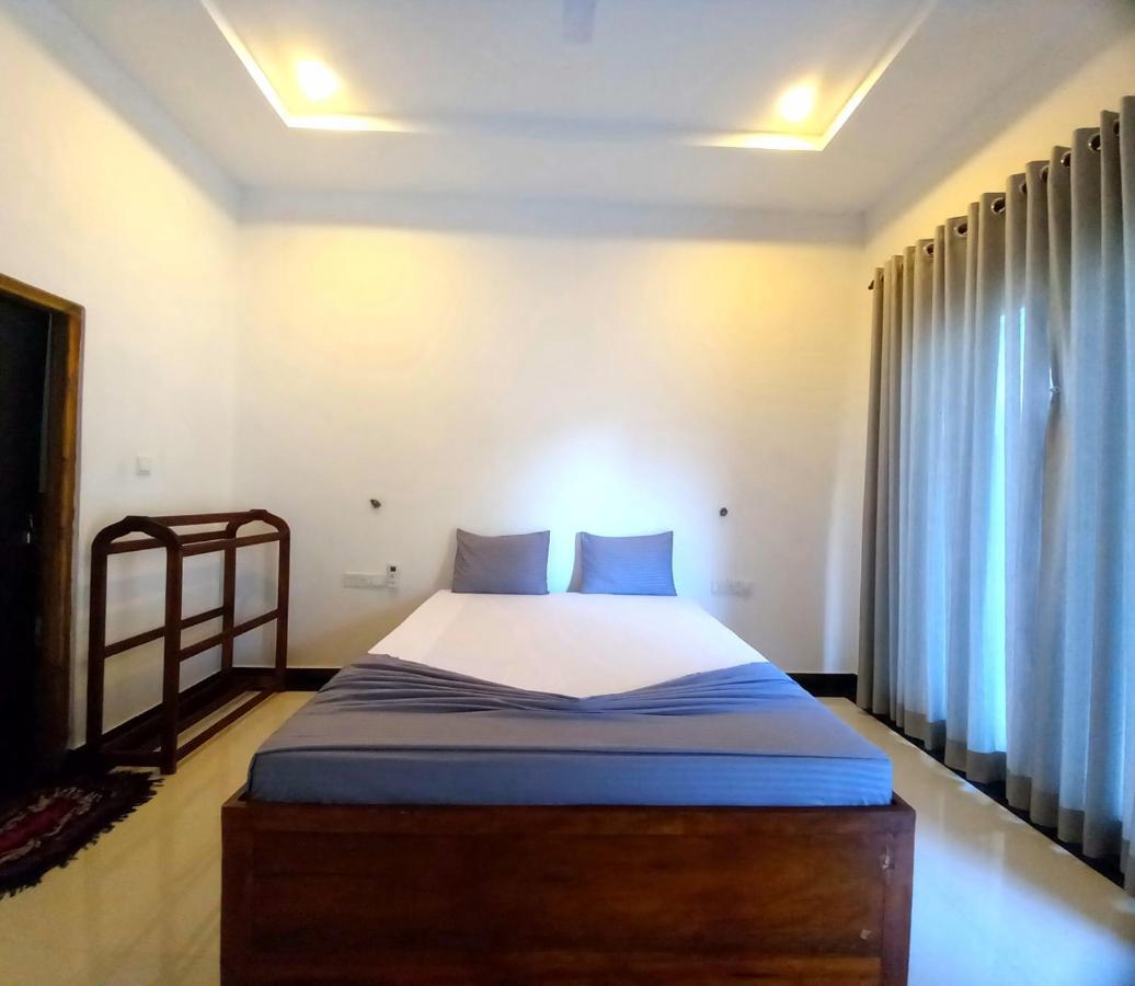 Hotel Krish Kalkudah  Esterno foto