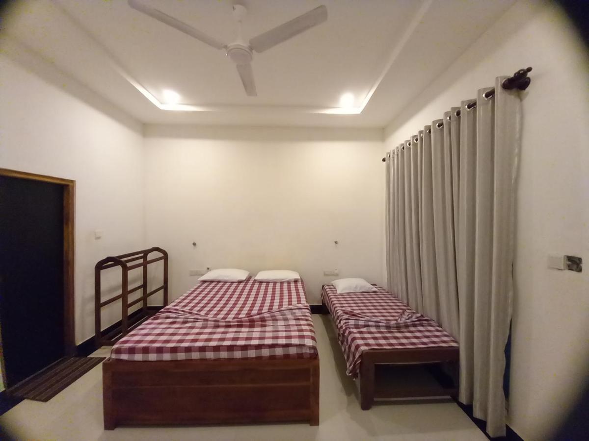 Hotel Krish Kalkudah  Esterno foto